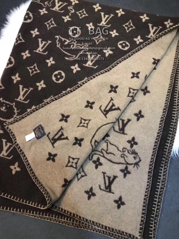 Louis Vuitton NEO Monogram Blanket 2